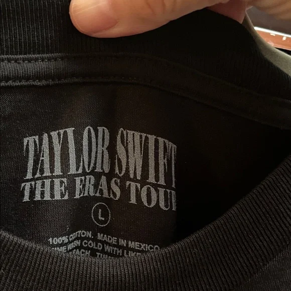 Taylor Swift Black Tour Logo Tee with White Print NWOT - Picture 2 of 4